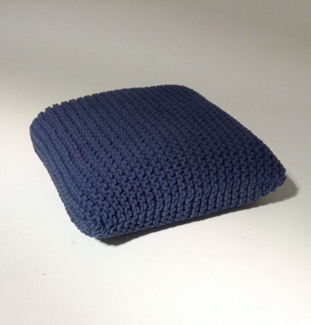 Knitted floor outlet pillow